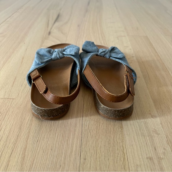 🎉HP🎉 Gap Chambray Bow Sandals - Picture 3 of 7